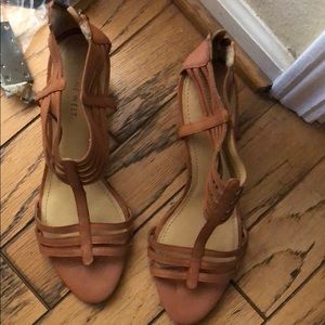 Nine West tan heels size 9